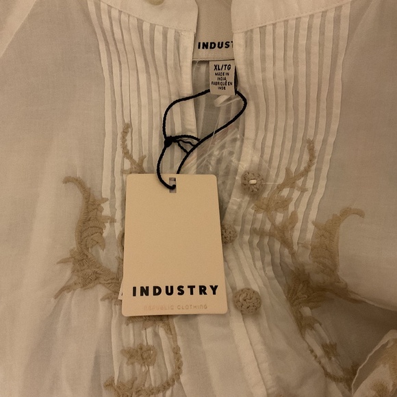 NWT White Cotton Embroidered Crochet Buttons Woman Top Size US XL - Picture 10 of 10